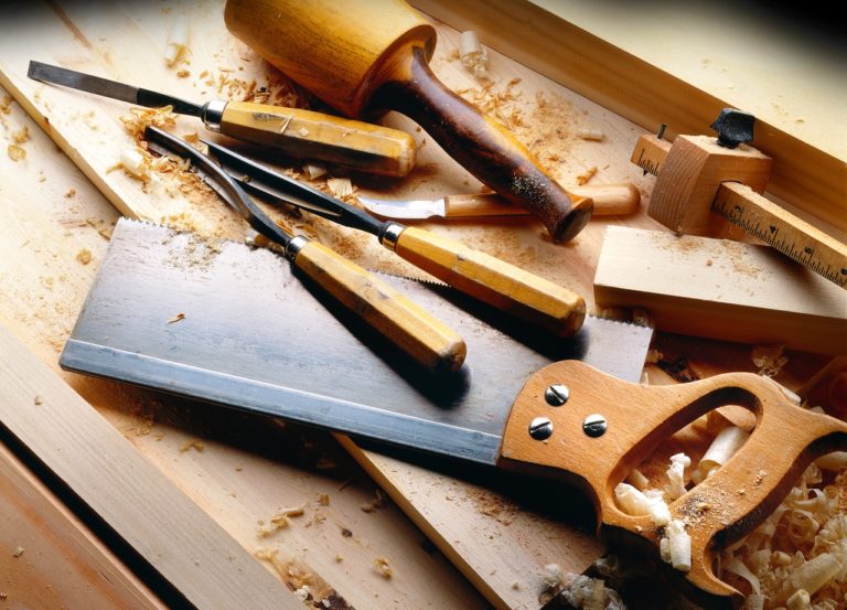 tools, carpenter, wood-2423826.jpg